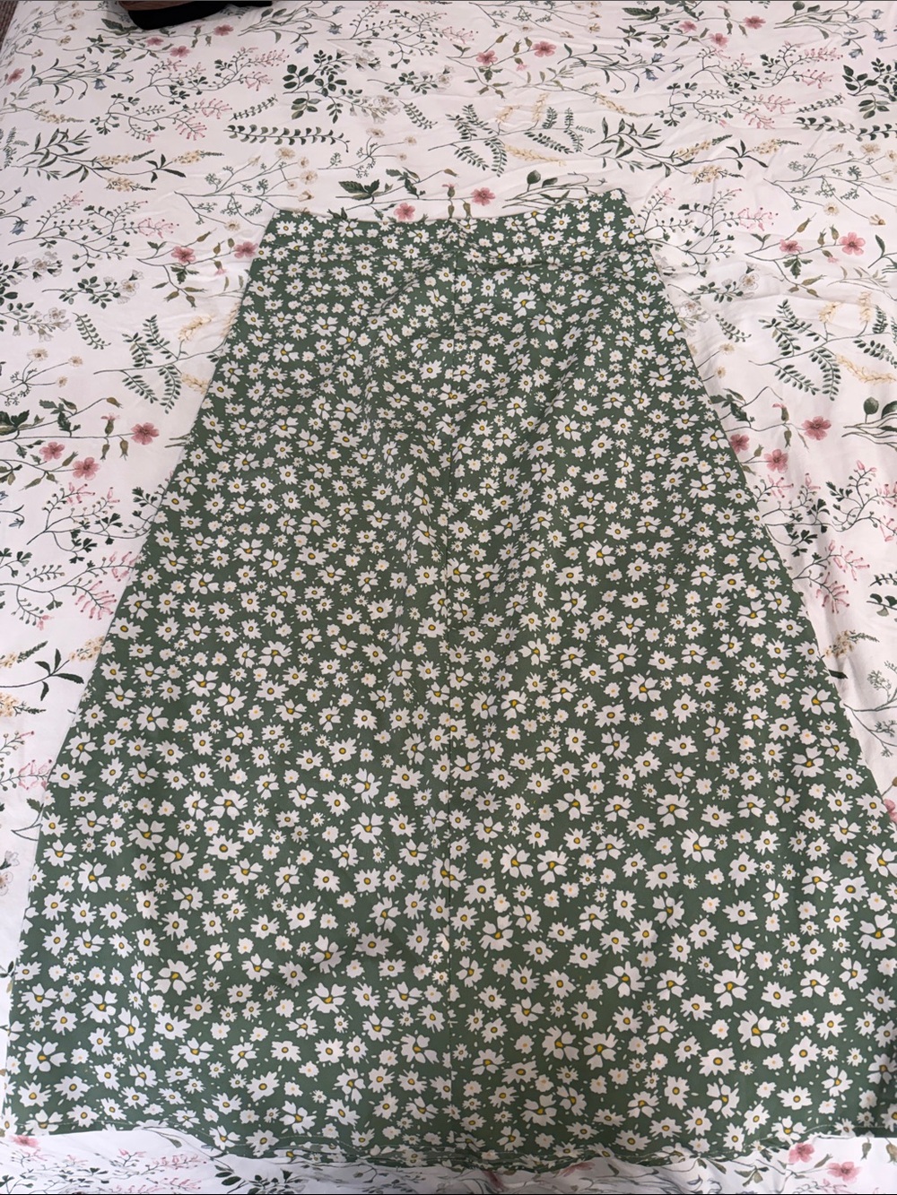 LG Green A-Line Skirt with White Daisy Print